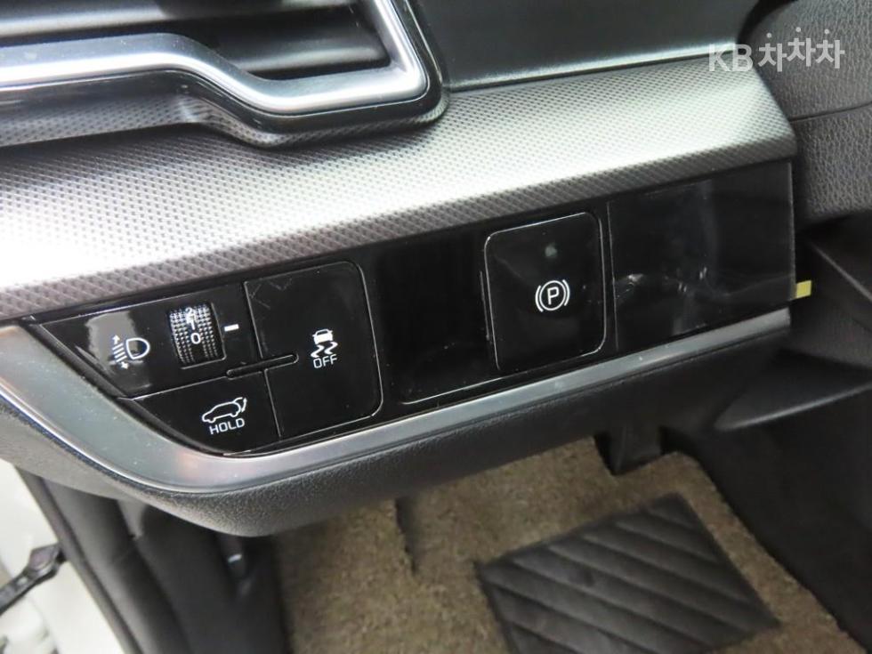 2022 - kia sportage