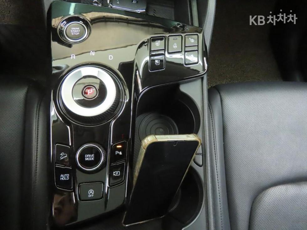2022 - kia sportage