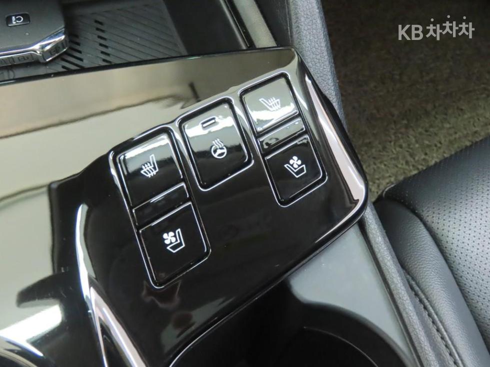 2022 - kia sportage