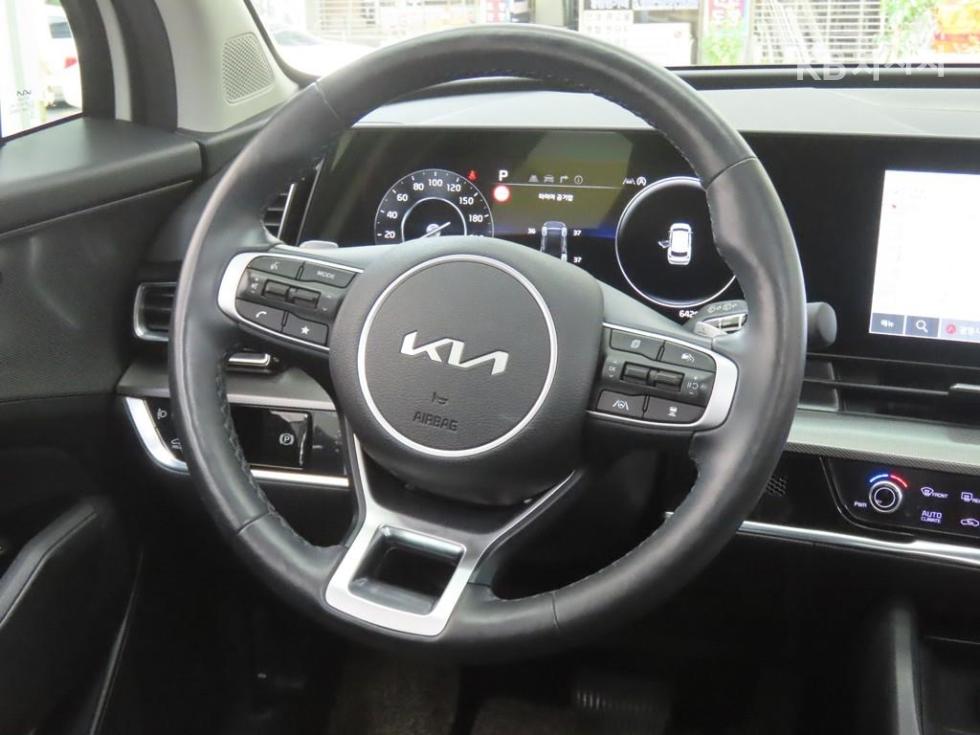 2022 - kia sportage