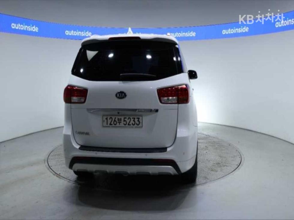 2018 - kia carnival
