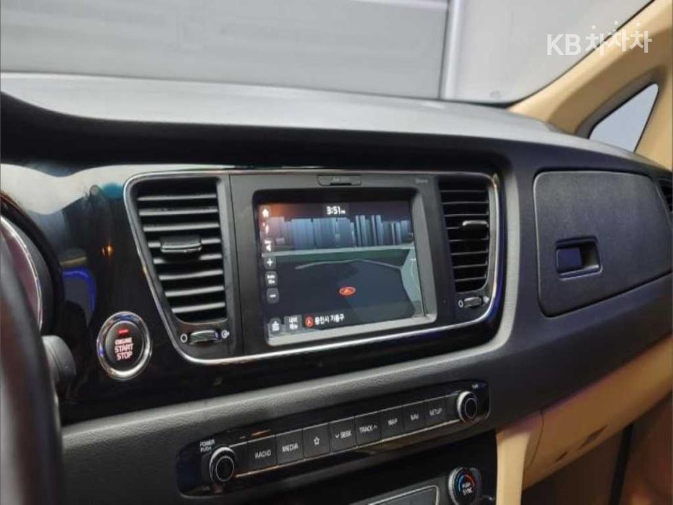 2018 - kia carnival