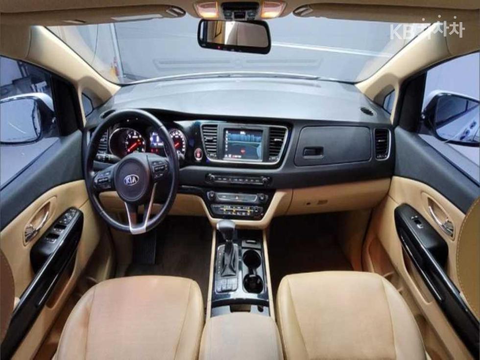 2018 - kia carnival
