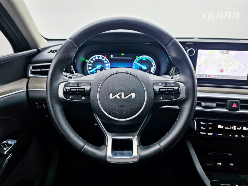 2022 - kia k5