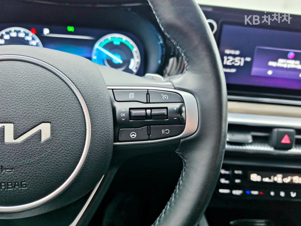 2022 - kia k5