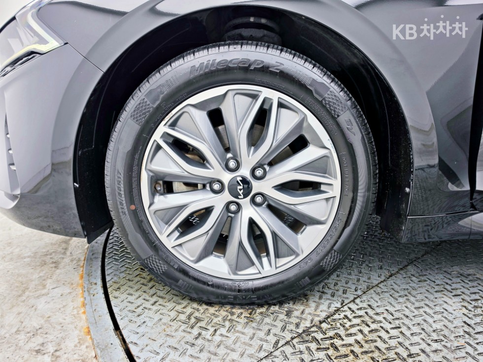 2022 - kia k5