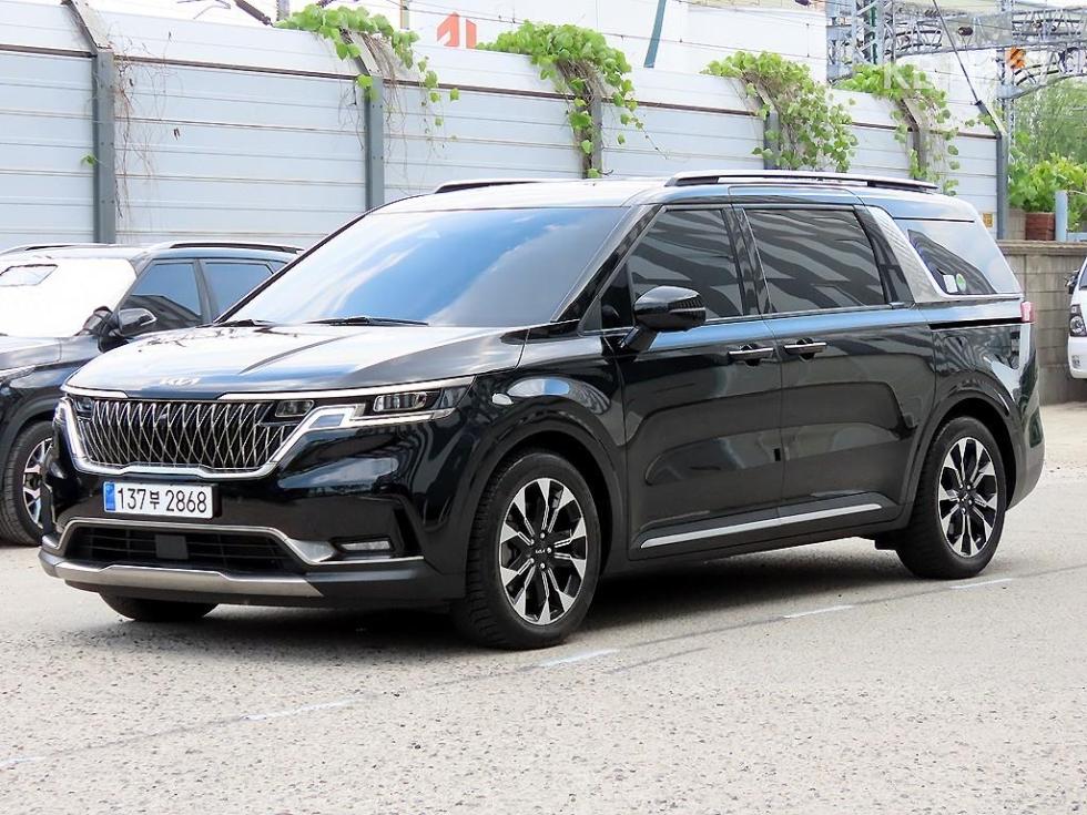 2023 - kia carnival