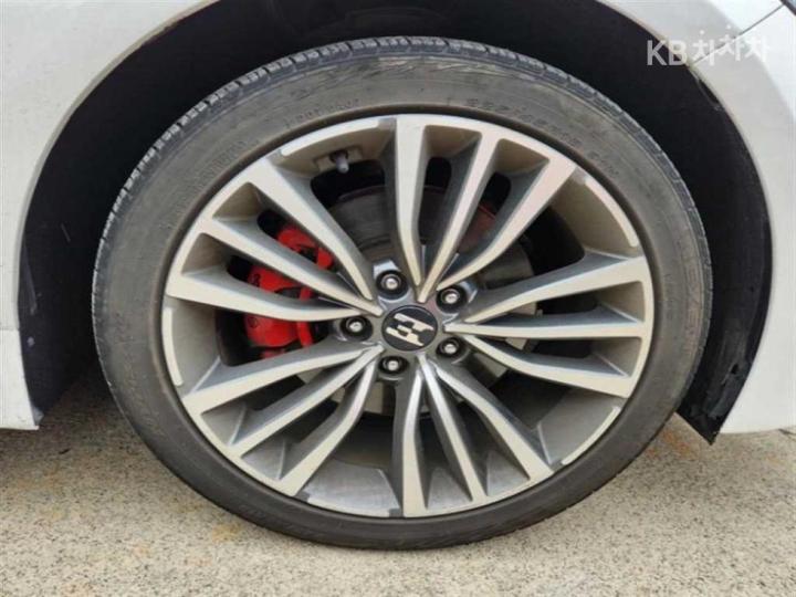 Kia Stinger 2.2 Diesel 2WD Platinum 8