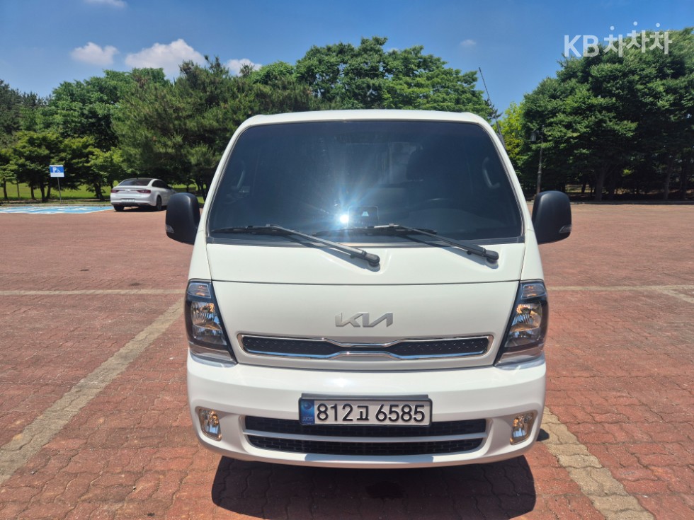 2023 - kia bongo iii