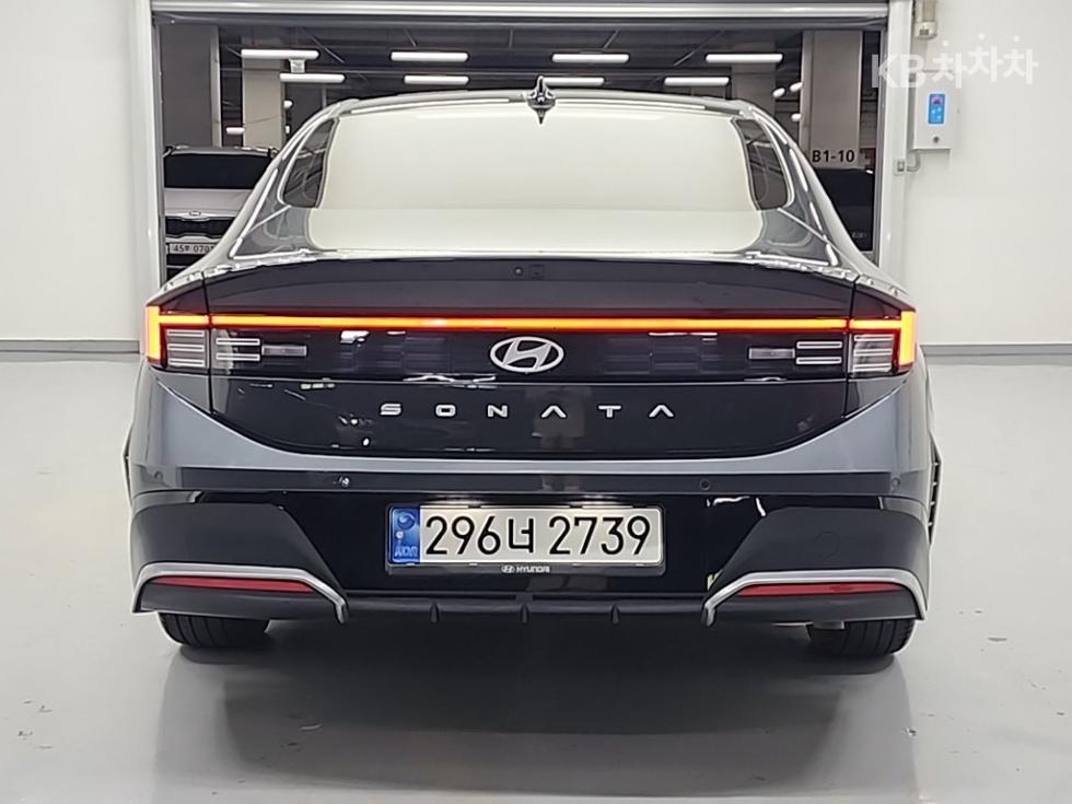 2023 Hyundai (DN8) photo
