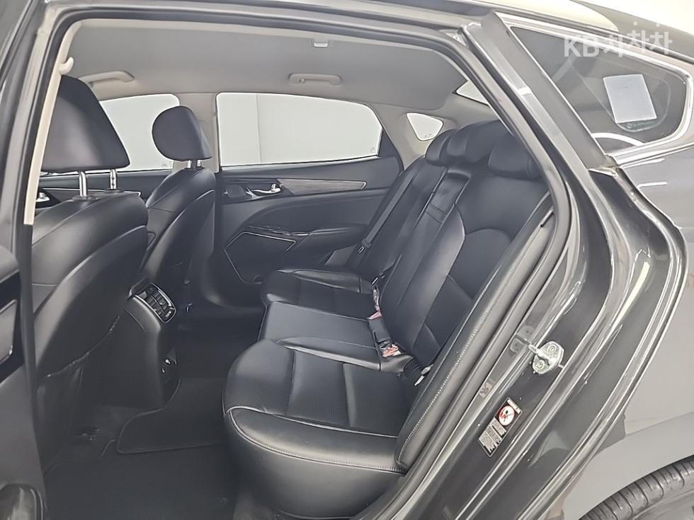 2021 - kia k7