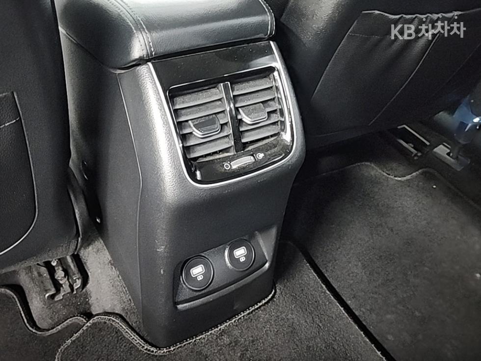 2021 - kia k7