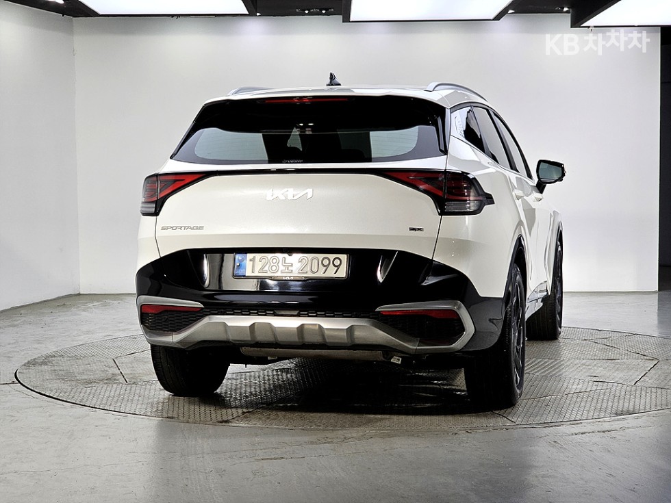 2022 - kia sportage