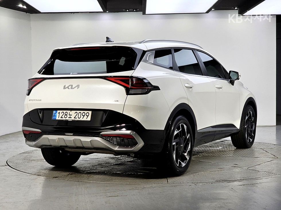 2022 - kia sportage
