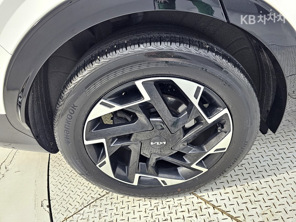2022 - kia sportage