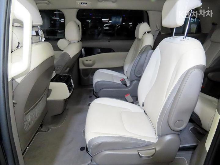 Kia Carnival D2.2 Gravity 8