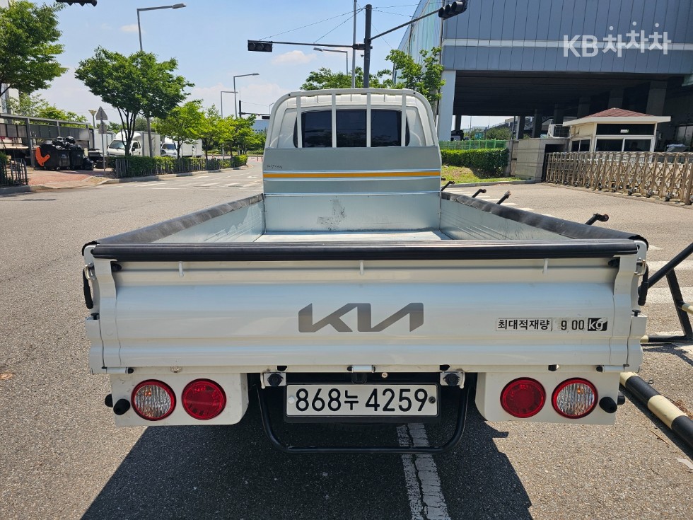 2022 - kia bongo iii