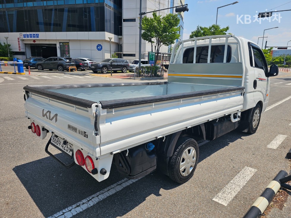 2022 - kia bongo iii