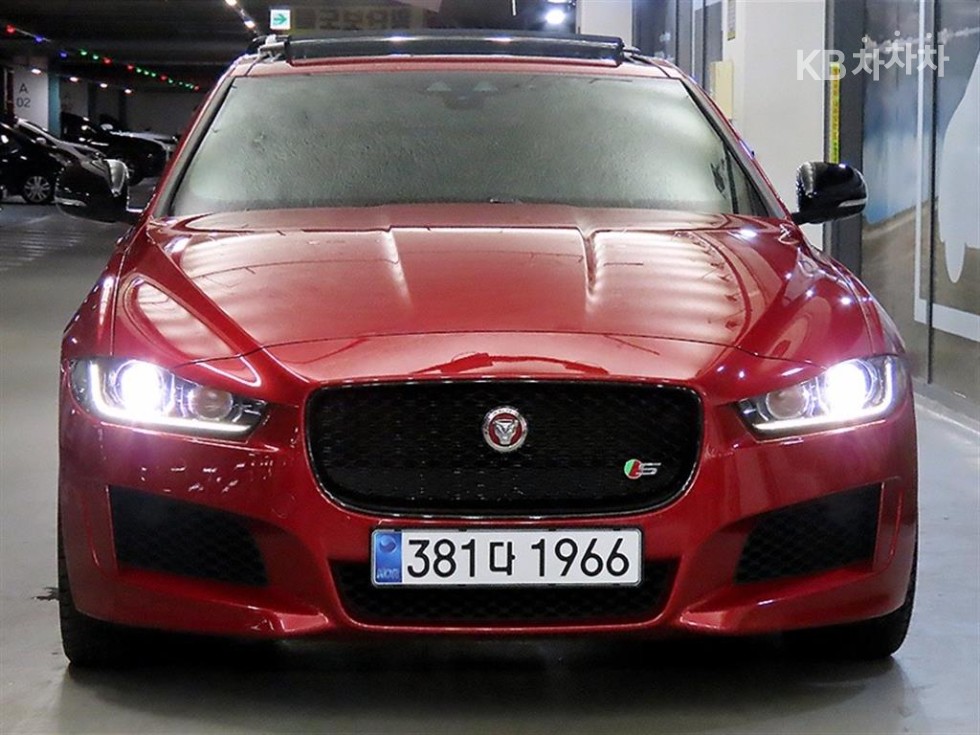 2019 - jaguar xe