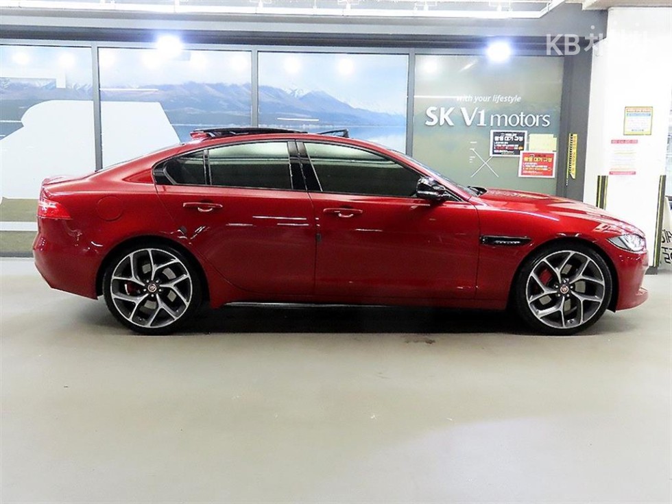 2019 - jaguar xe