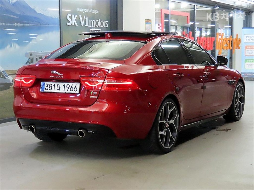 2019 - jaguar xe