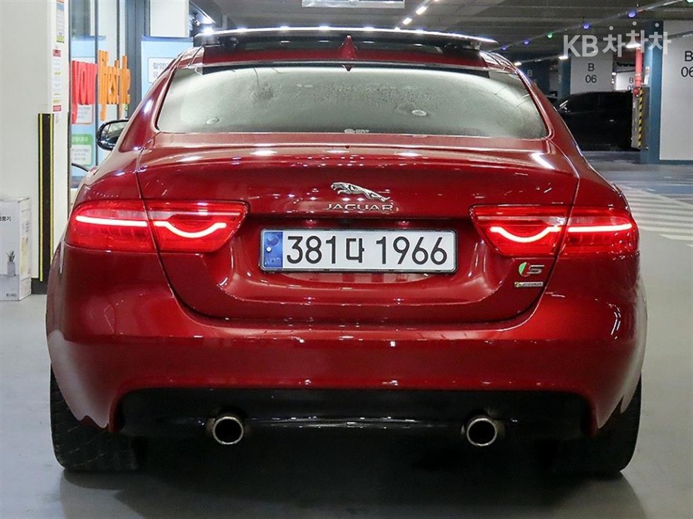 2019 - jaguar xe