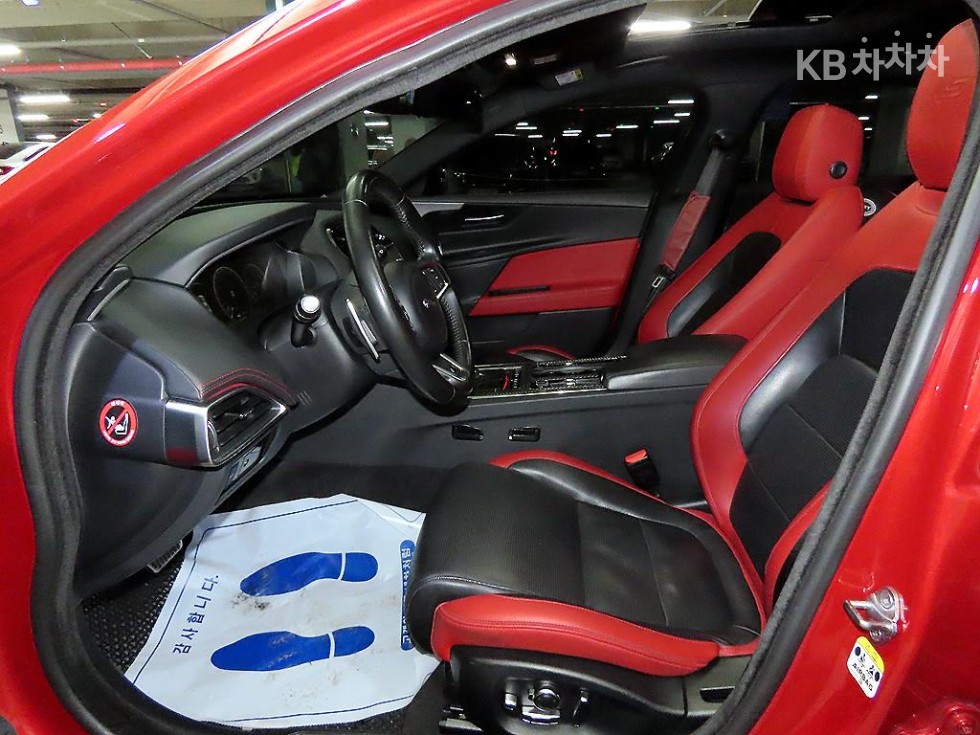 2019 - jaguar xe