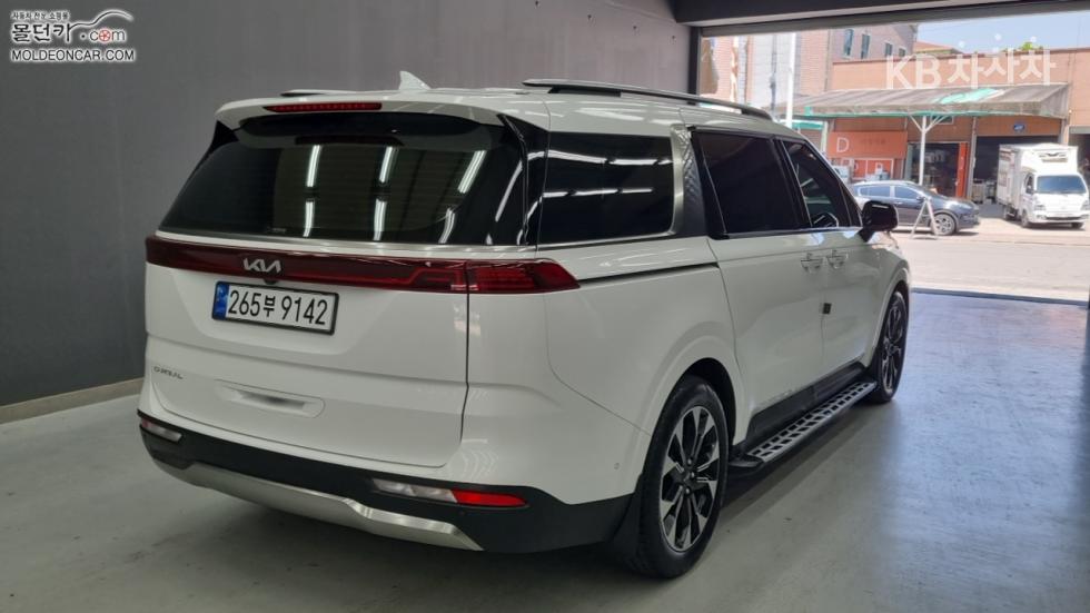 2023 - kia carnival