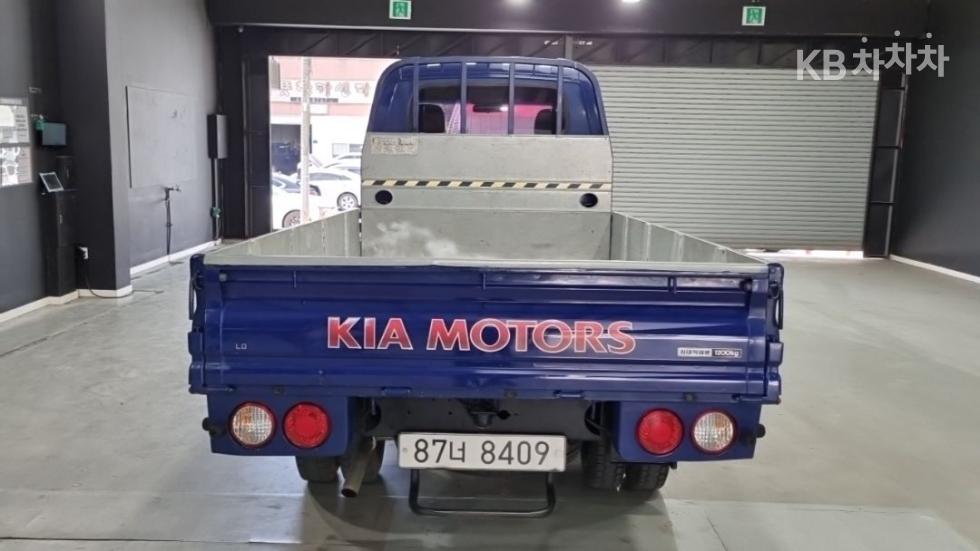 2016 - kia bongo iii