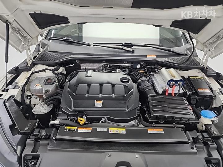Volkswagen Arteon 2.0 TDI Prestige 6