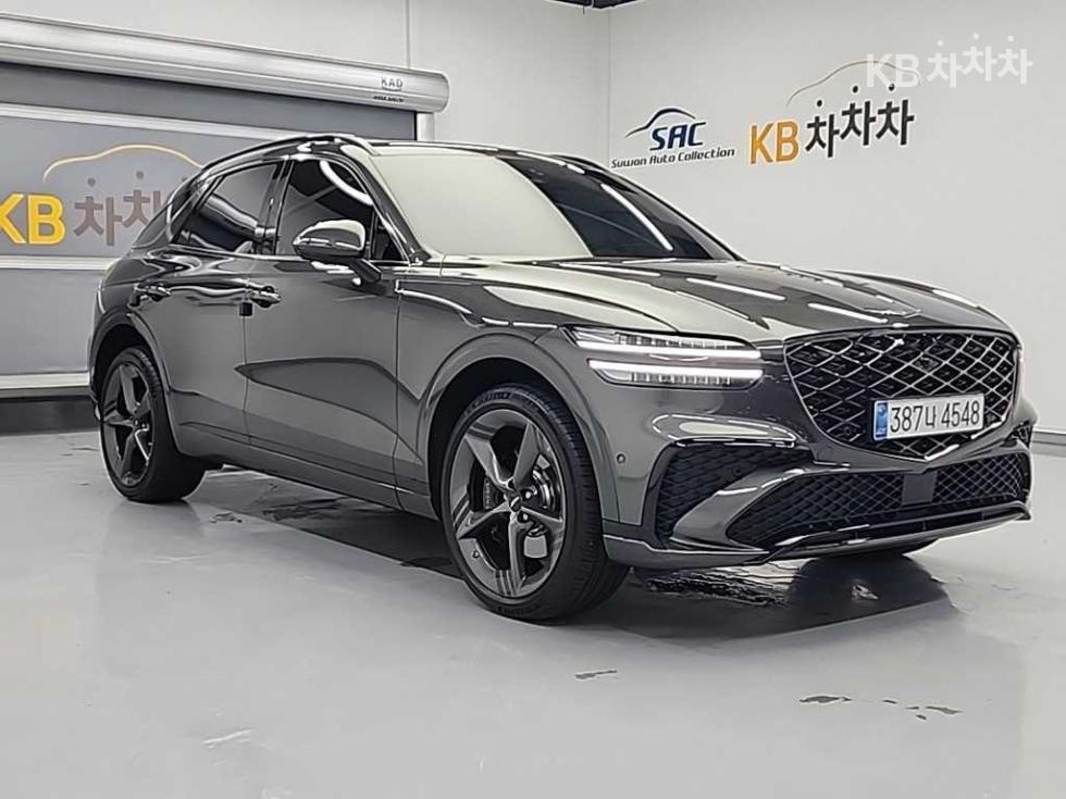2024 Genesis GV70 photo