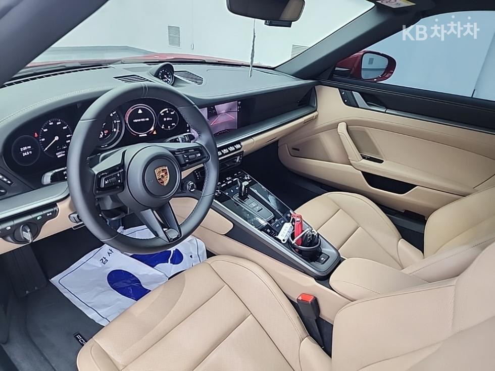 2025 Porsche 911 photo
