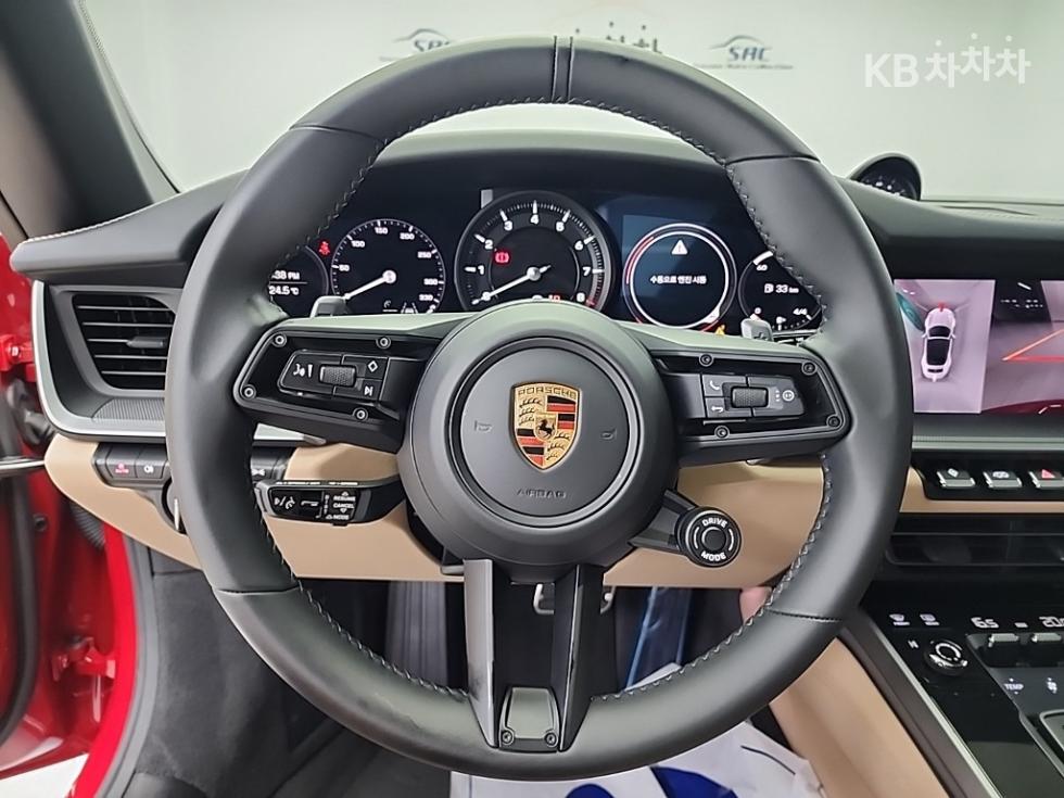 2025 Porsche 911 photo