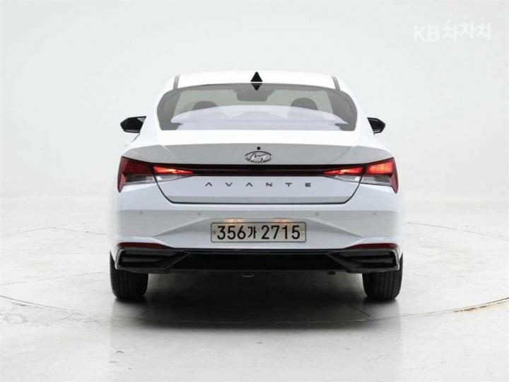 Hyundai Avante CN7 1.6 Gasoline Modern 6