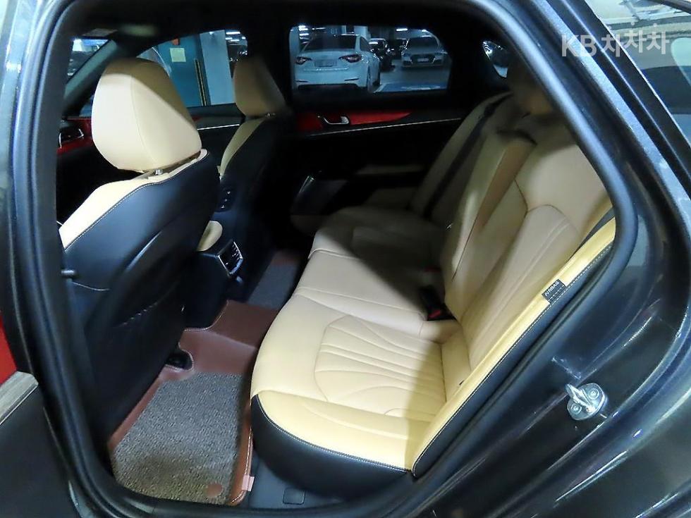 Kia K5 — miniaturë 7