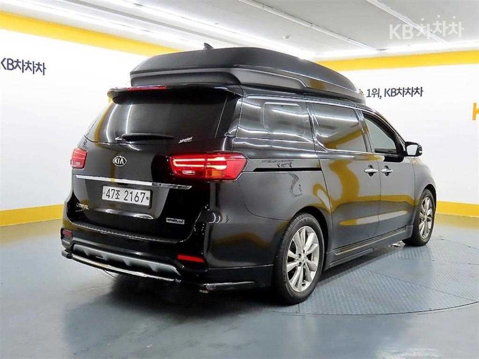 Kia Carnival — miniaturë 4