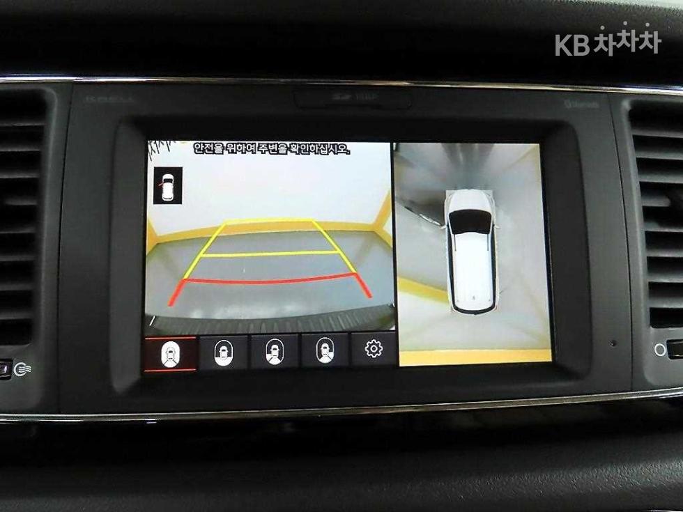 Kia Carnival — miniaturë 15