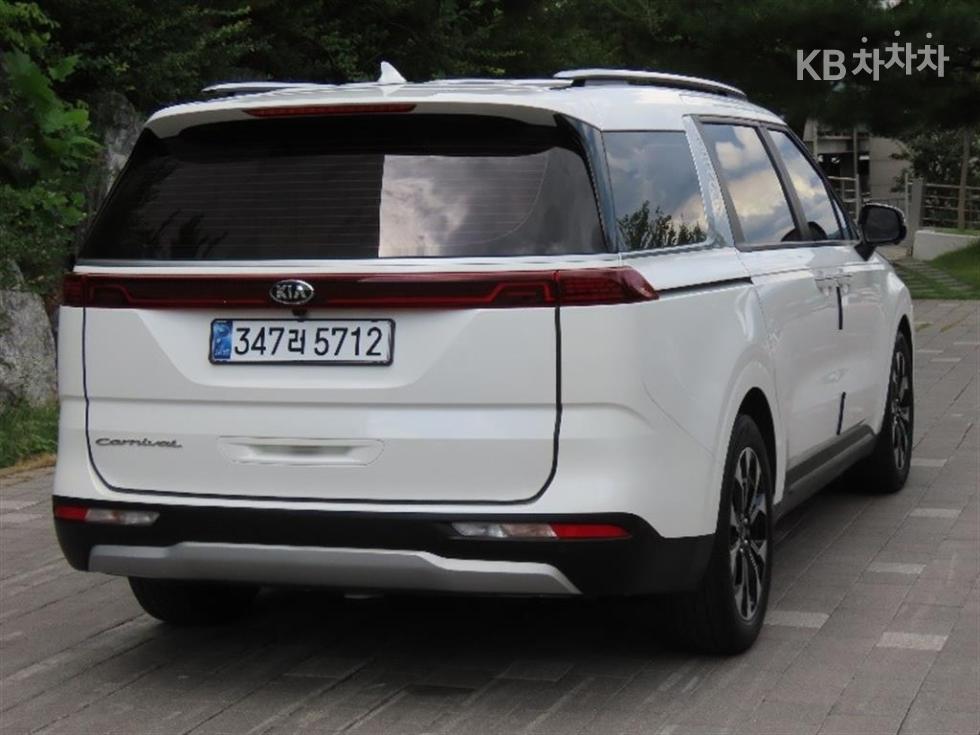 Kia Carnival — miniaturë 3