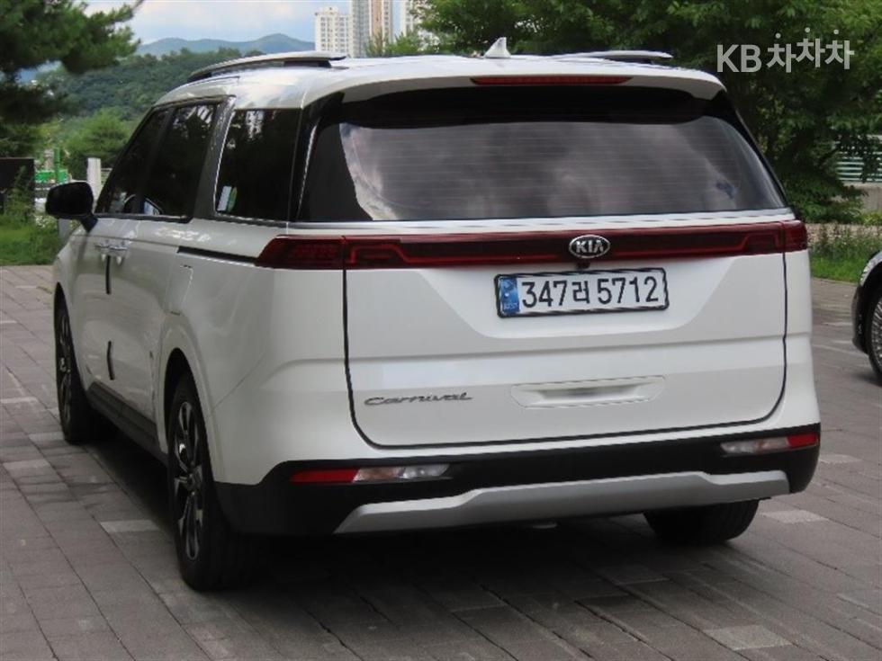 Kia Carnival — miniaturë 4