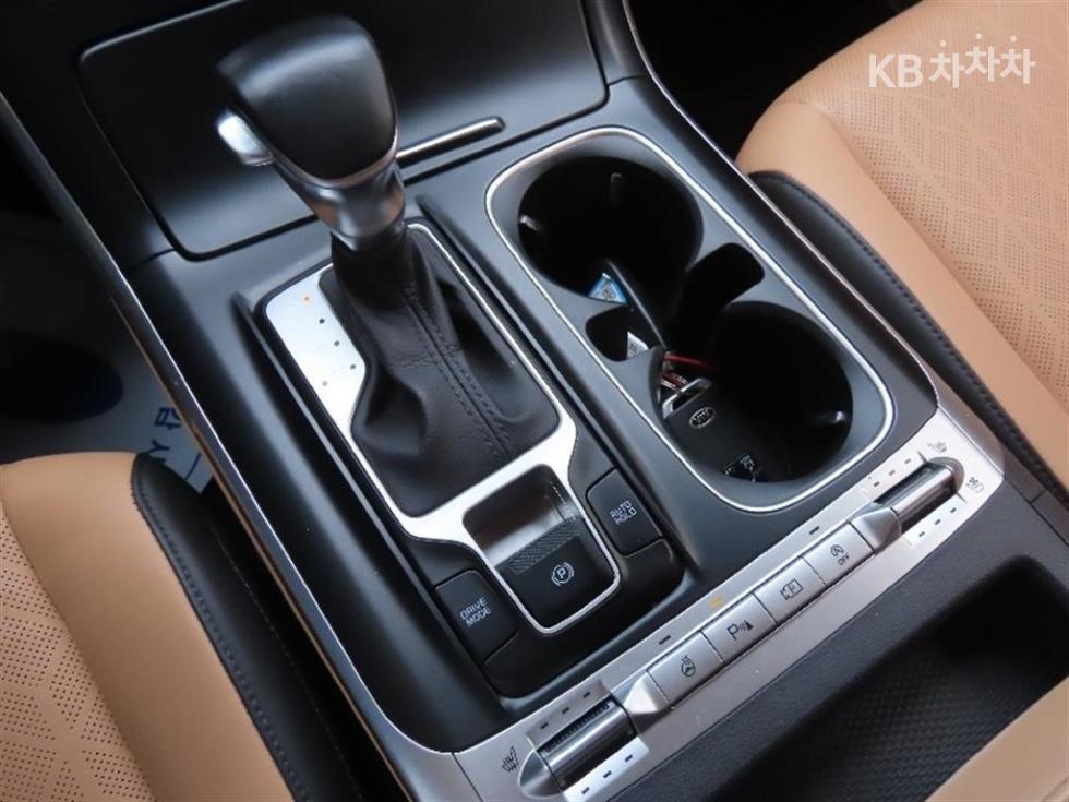 Kia Carnival — miniaturë 6