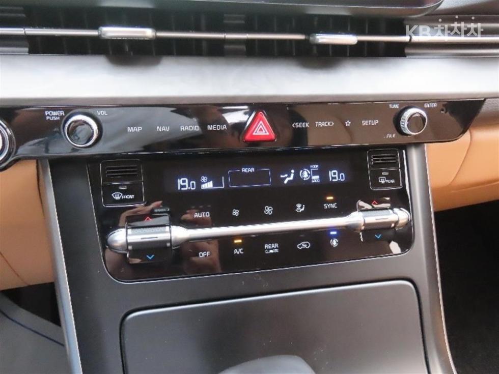 Kia Carnival — miniaturë 7
