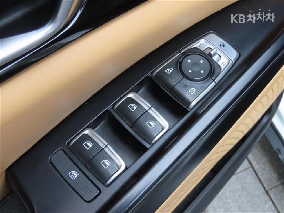 Kia Carnival — miniaturë 12