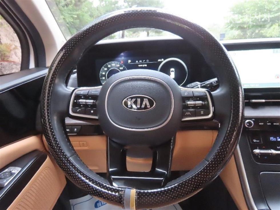 Kia Carnival — miniaturë 16