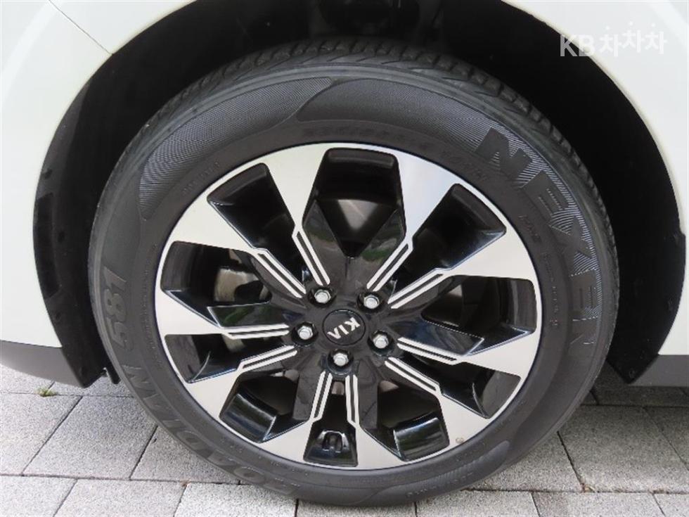 Kia Carnival — miniaturë 17