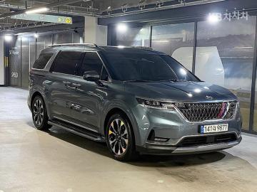 Kia Carnival Gasoline 7-Seater Signature — foto 1