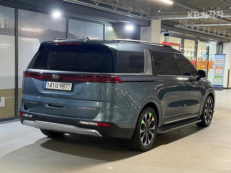Kia Carnival — miniaturë 4