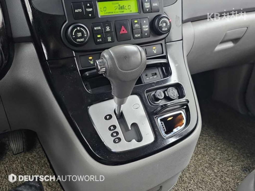 Kia Carnival — miniaturë 9