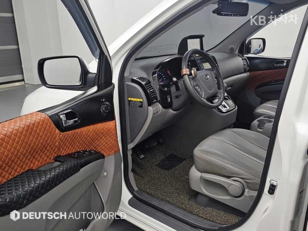 Kia Carnival — miniaturë 11