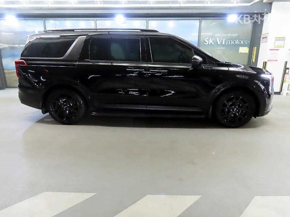 Kia Carnival — miniaturë 3