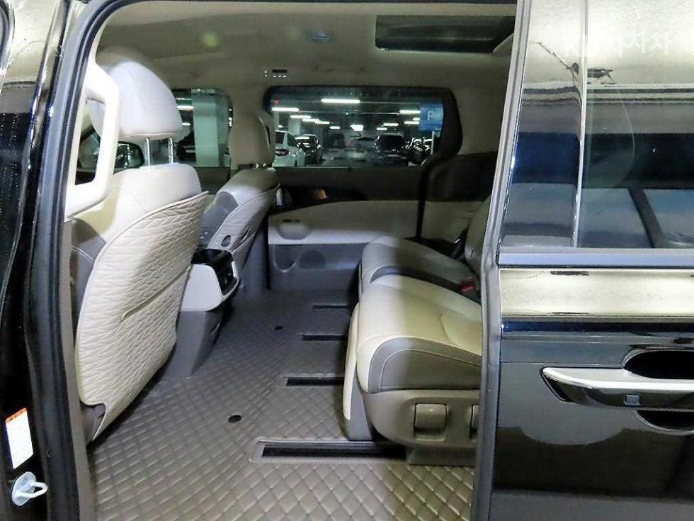 Kia Carnival — miniaturë 7